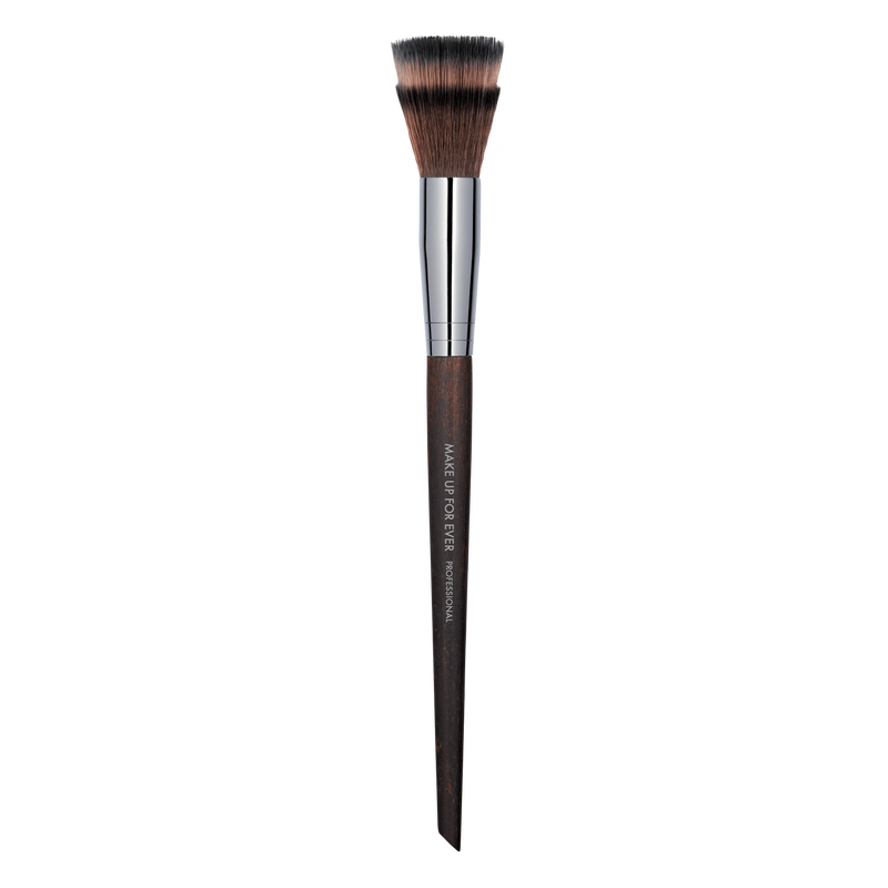Which Type of Blush Brush to Use